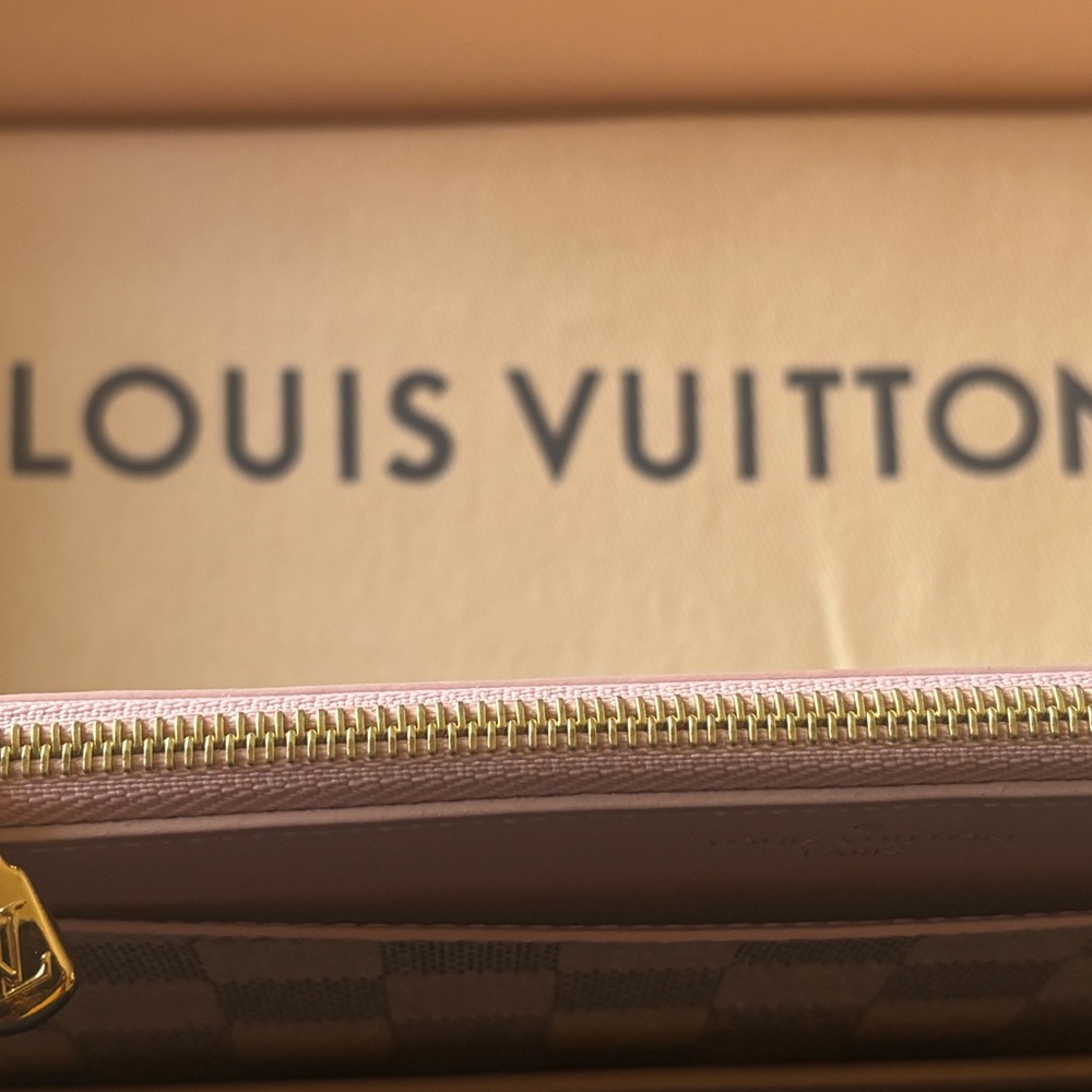 Louis Vuitton Slim Purse - Picture 6 of 7